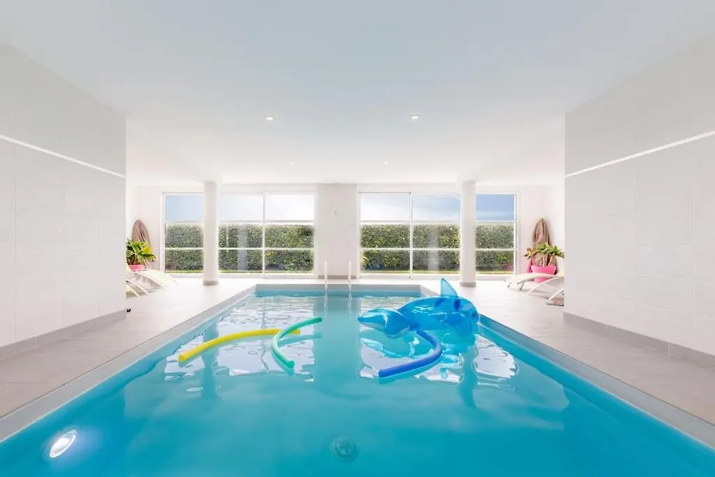 Villa Enora Bretagne Piscine Interieure Partagee Jacuzzi Privatif 100M Plage Sibiril Ferienhaus