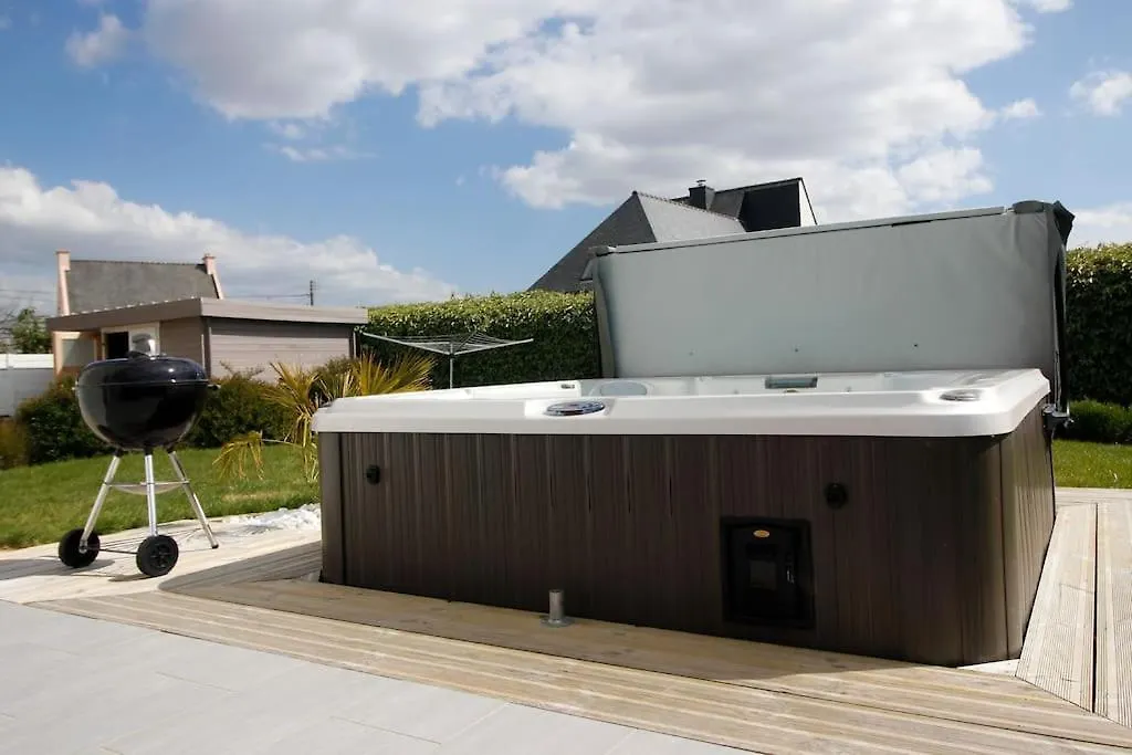 Villa Enora Bretagne Piscine Interieure Partagee Jacuzzi Privatif 100M Plage Sibiril